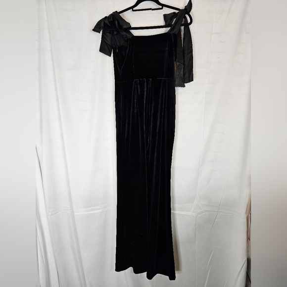 ENDLESS Rose Velvet Satin Sweetheart Jumpsuit in Size Small black NWT - Picture 8 of 9